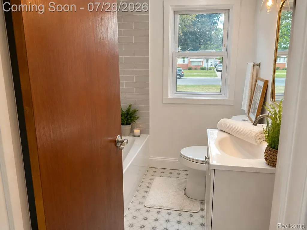 8283 W Parkway Street Redford Charter Township MI 48239