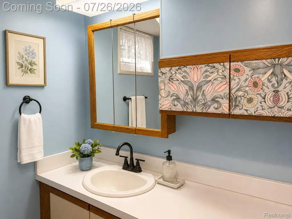 8283 W Parkway Street Redford Charter Township MI 48239