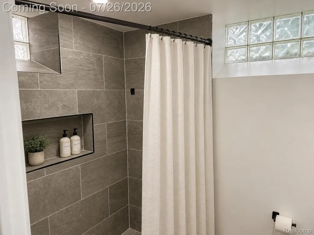 8283 W Parkway Street Redford Charter Township MI 48239