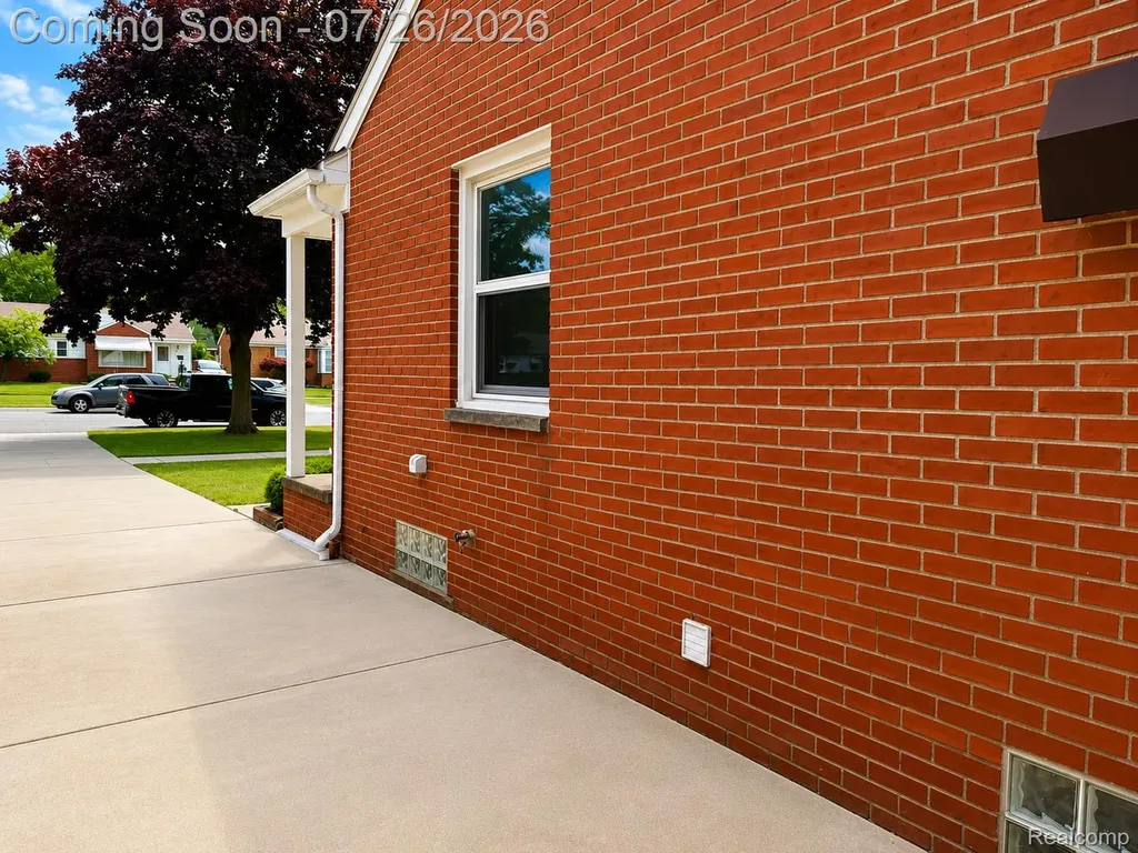 8283 W Parkway Street Redford Charter Township MI 48239