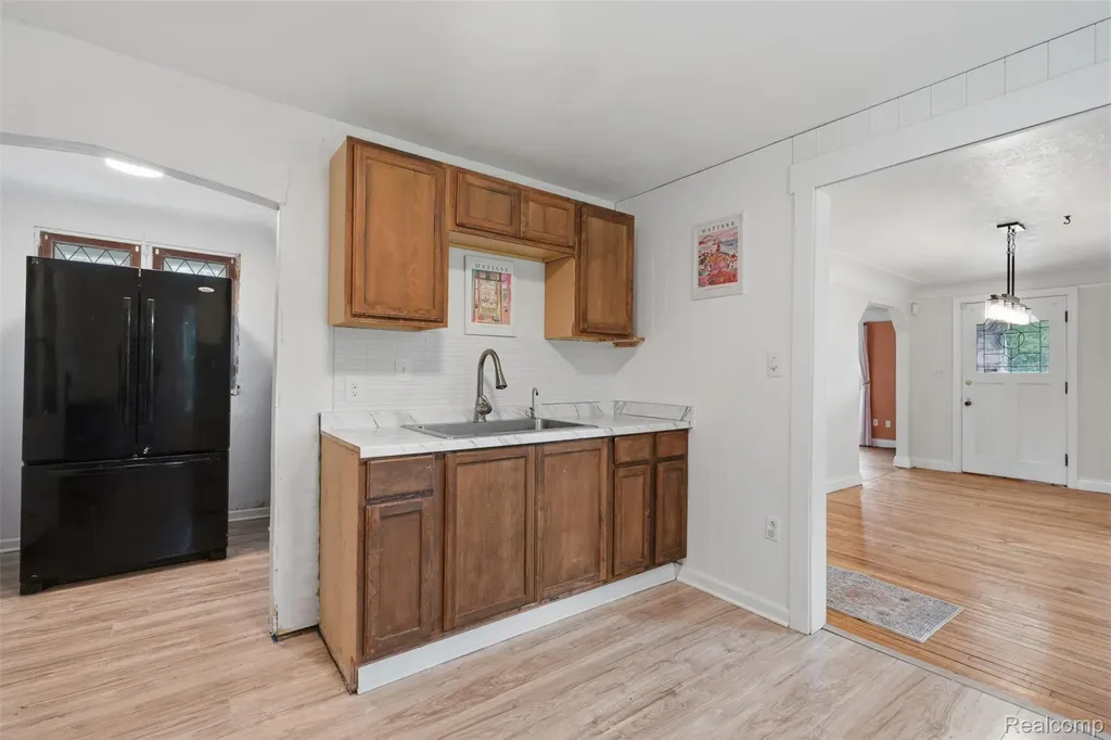 31000 Drake Road Farmington Hills City MI 48331