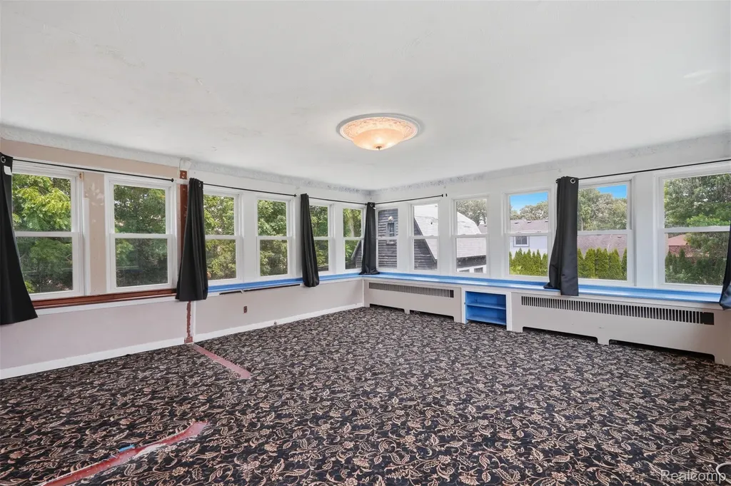 31000 Drake Road Farmington Hills City MI 48331