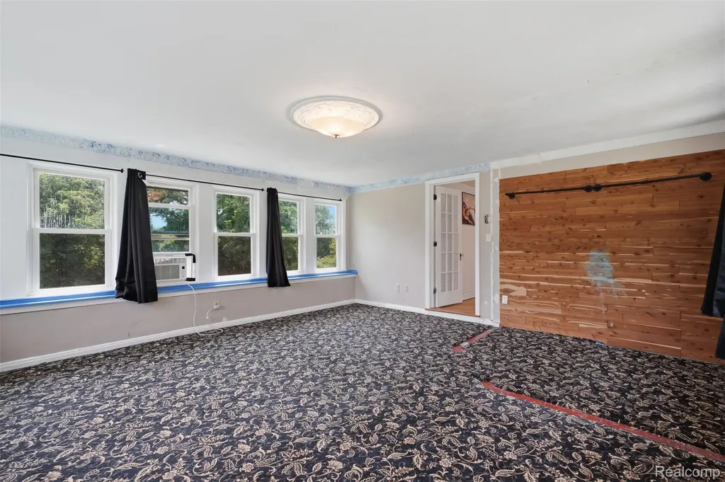 31000 Drake Road Farmington Hills City MI 48331