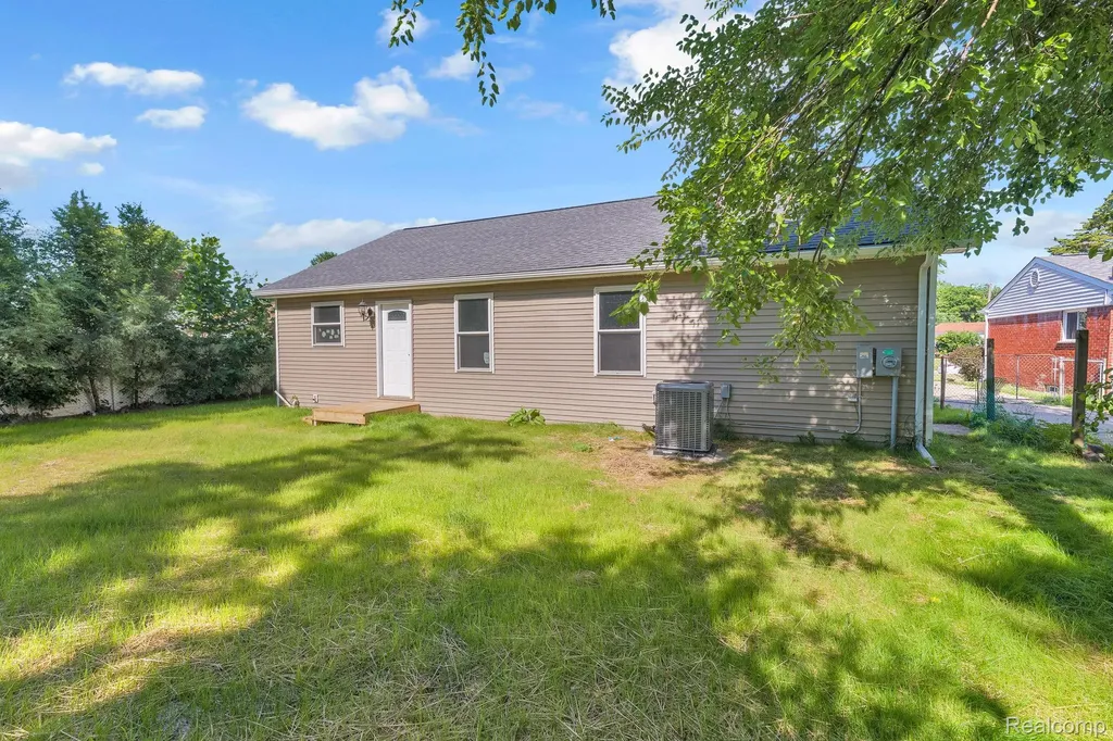 6653 Niagara Street Romulus City MI 48174
