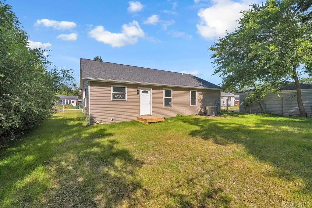 6653 Niagara Street Romulus City MI 48174