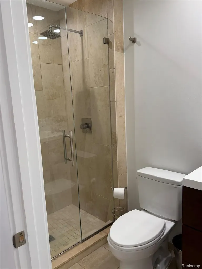 1879 Rustic Lane Keego Harbor City MI 48320