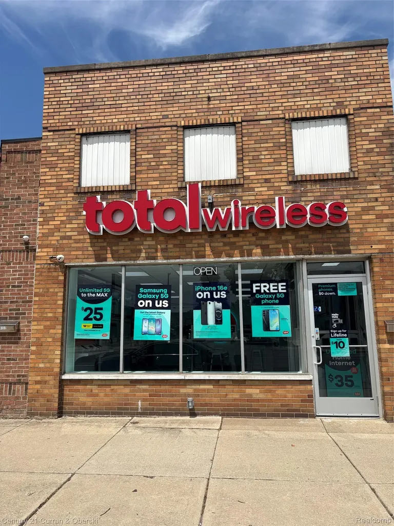 10218 W Warren Avenue N Dearborn City MI 48126