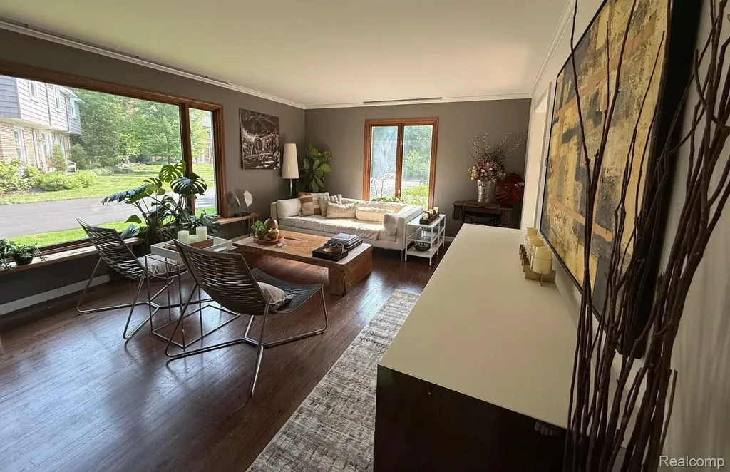 25080 Glynholm Court Bloomfield Charter Township MI 48301