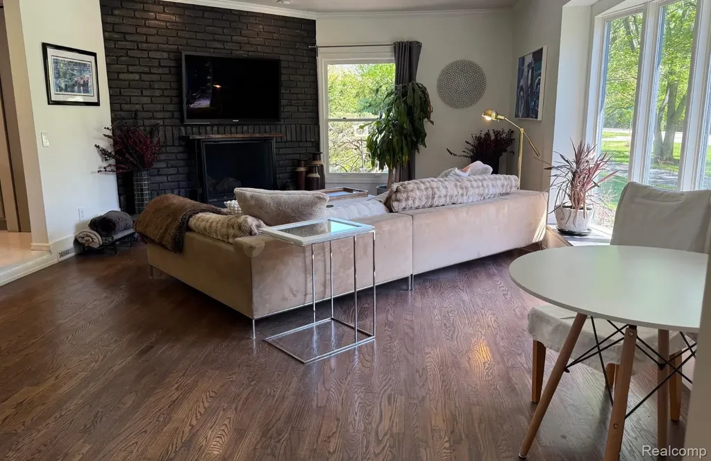 25080 Glynholm Court Bloomfield Charter Township MI 48301