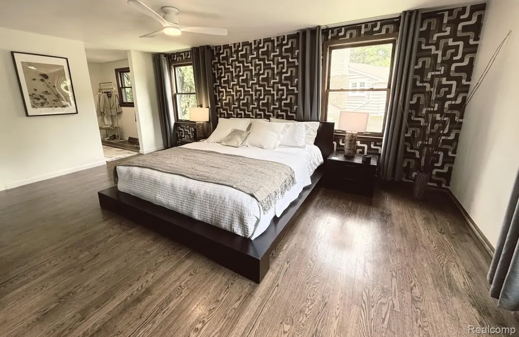 25080 Glynholm Court Bloomfield Charter Township MI 48301