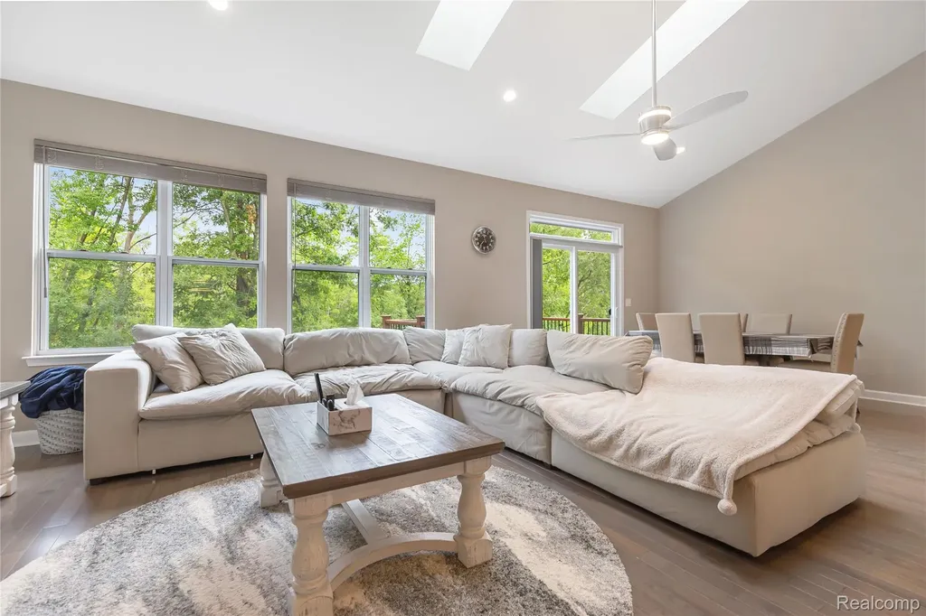 7512 Berry Wood Lane West Bloomfield Charter Township MI 48322