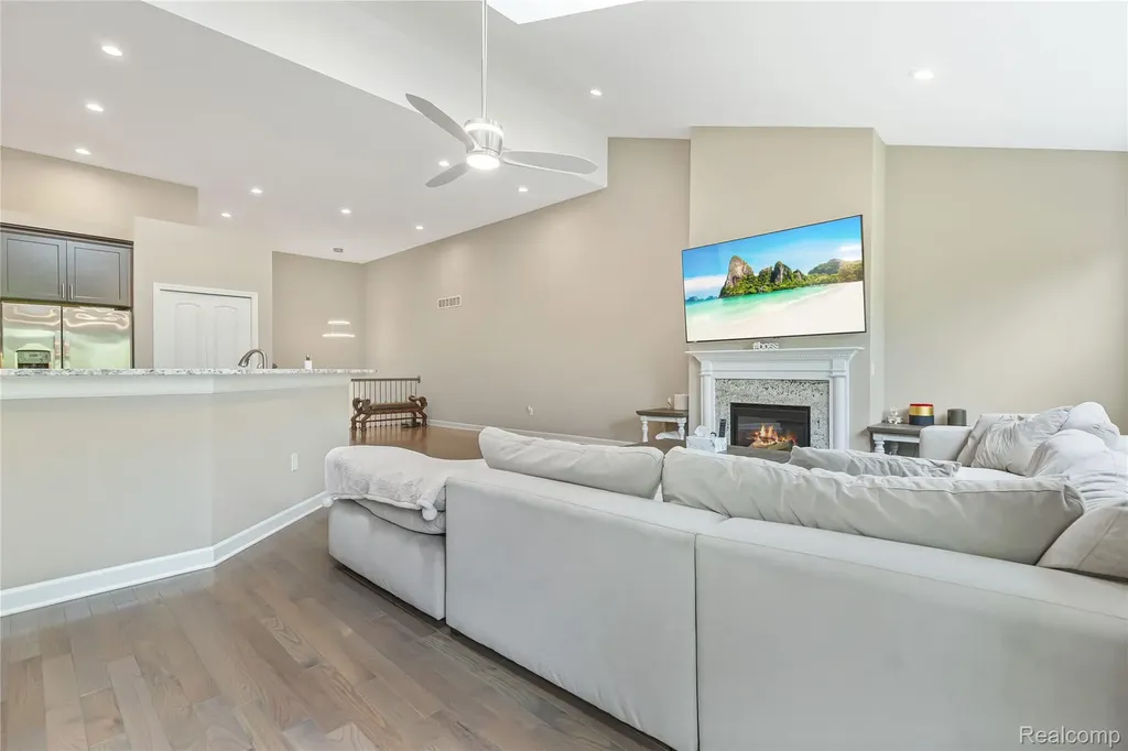 7512 Berry Wood Lane West Bloomfield Charter Township MI 48322