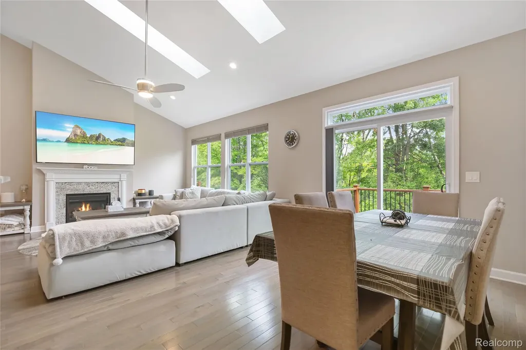 7512 Berry Wood Lane West Bloomfield Charter Township MI 48322