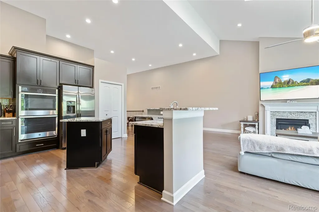 7512 Berry Wood Lane West Bloomfield Charter Township MI 48322
