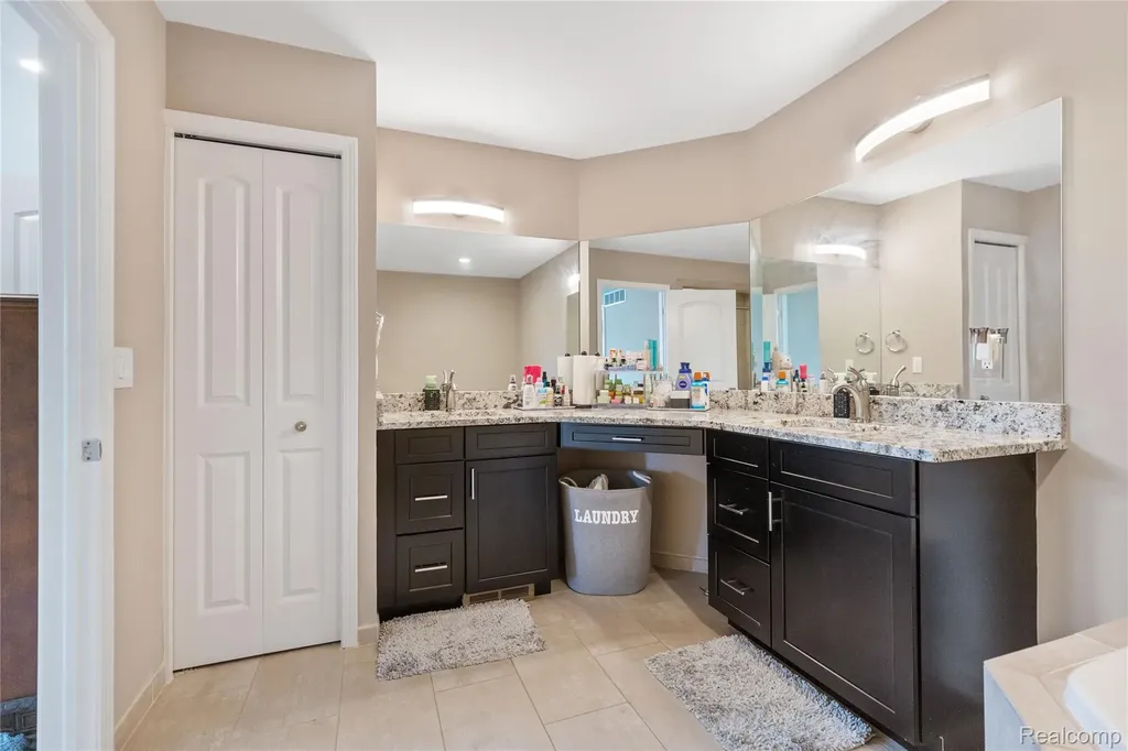 7512 Berry Wood Lane West Bloomfield Charter Township MI 48322