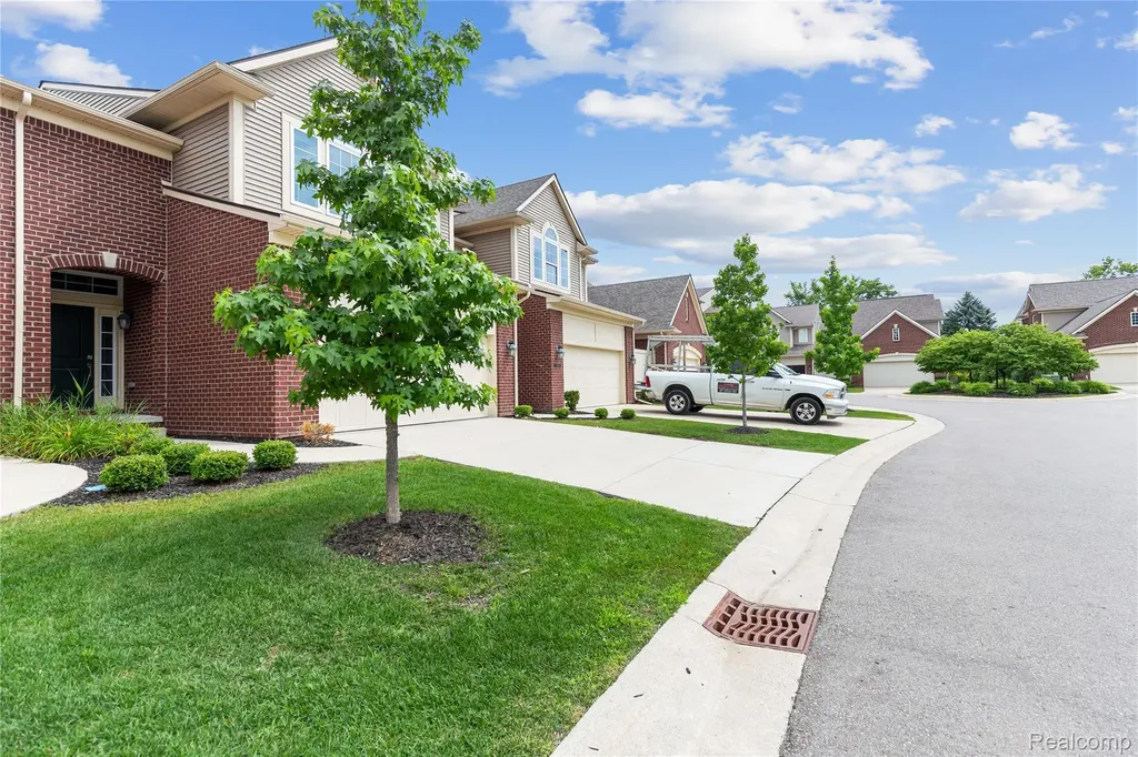 7512 Berry Wood Lane West Bloomfield Charter Township MI 48322