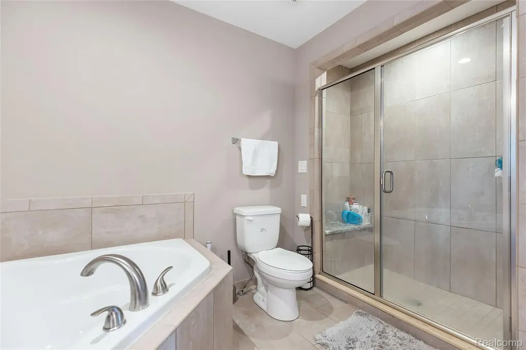 7512 Berry Wood Lane West Bloomfield Charter Township MI 48322