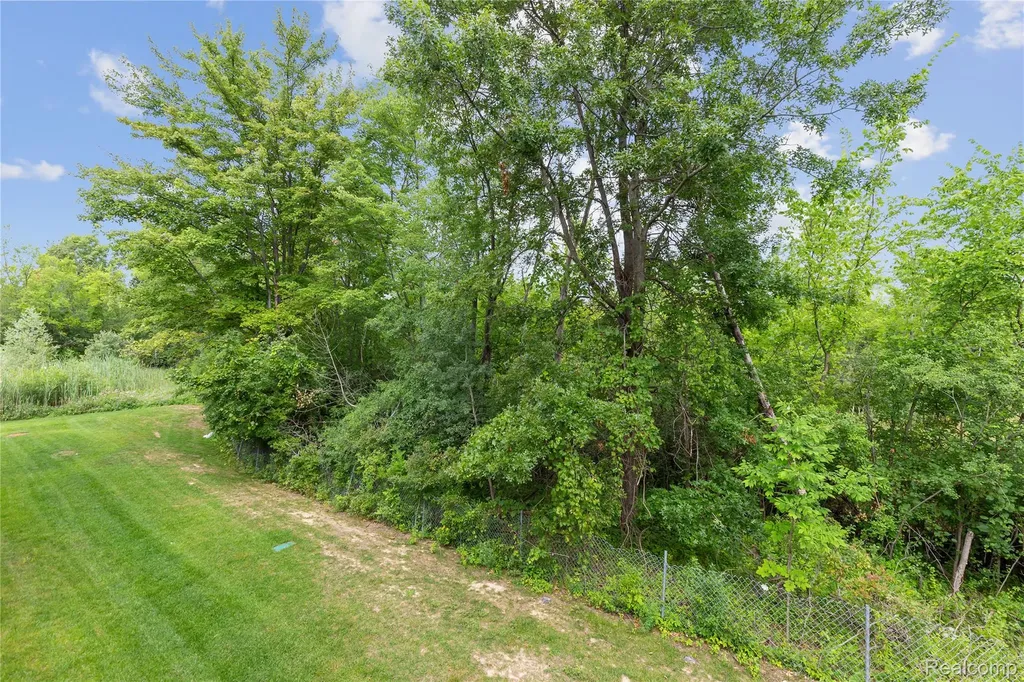 7512 Berry Wood Lane West Bloomfield Charter Township MI 48322