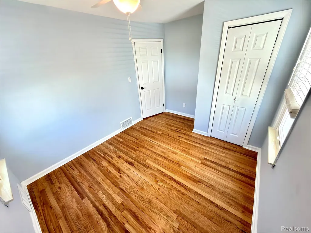 14257 Mulberry Street Southgate City MI 48195