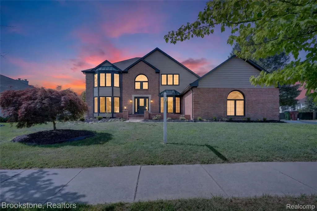 8828 Grace Street Shelby Charter Township MI 48317