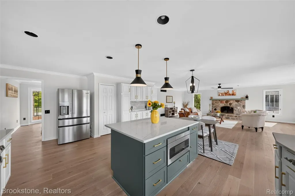 8828 Grace Street Shelby Charter Township MI 48317
