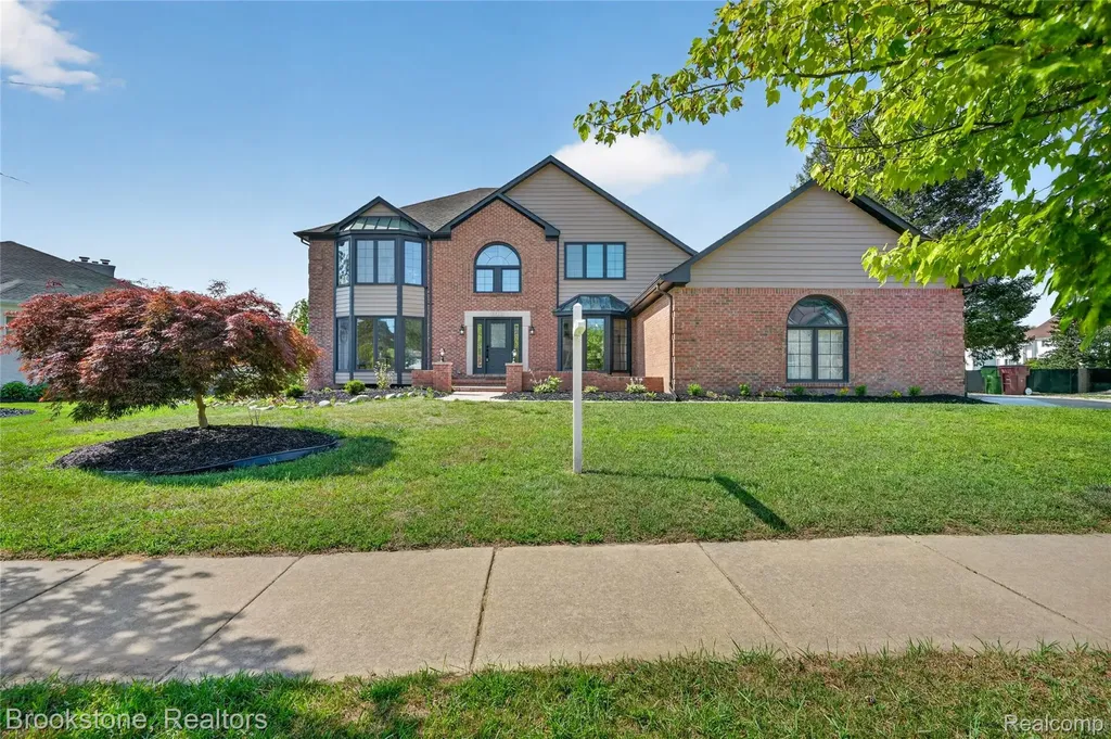 8828 Grace Street Shelby Charter Township MI 48317