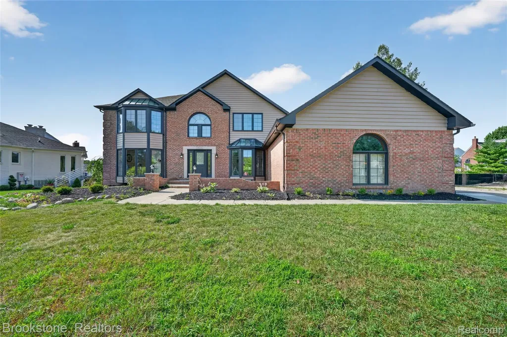 8828 Grace Street Shelby Charter Township MI 48317