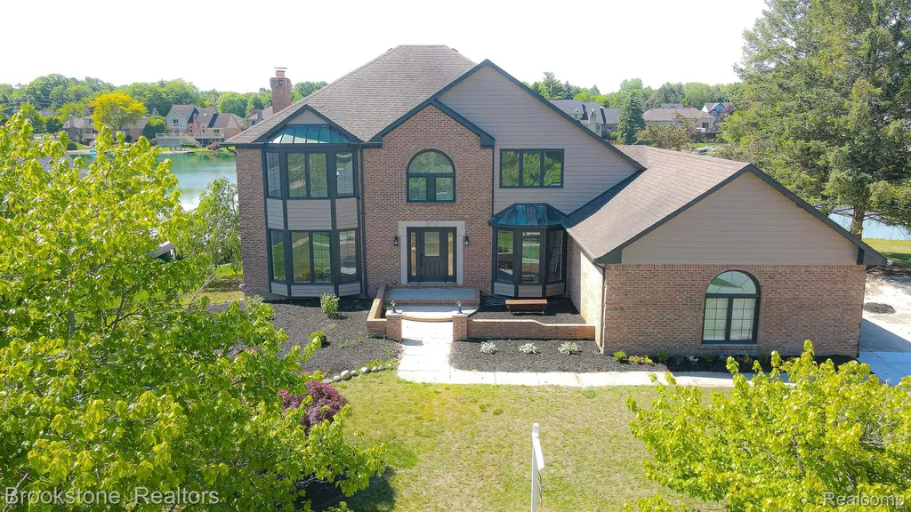 8828 Grace Street Shelby Charter Township MI 48317