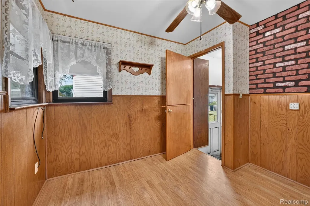 25199 Cole Street Roseville City MI 48066