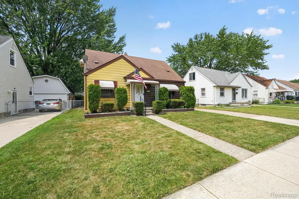 25199 Cole Street Roseville City MI 48066