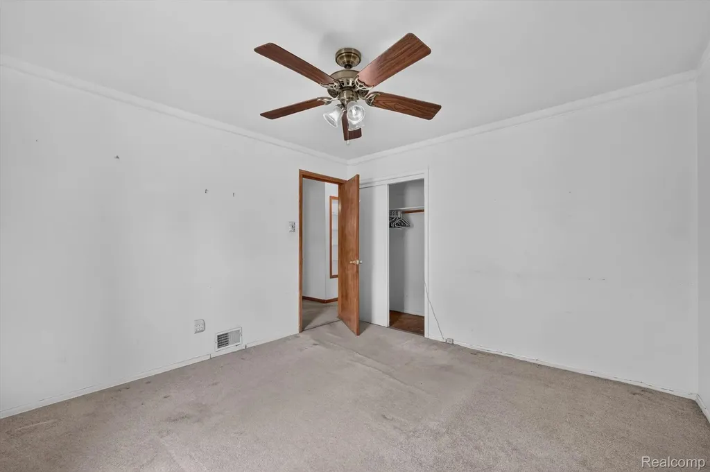 25199 Cole Street Roseville City MI 48066