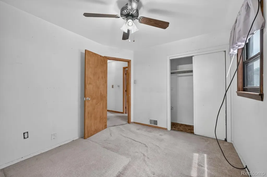 25199 Cole Street Roseville City MI 48066