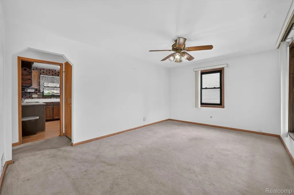 25199 Cole Street Roseville City MI 48066