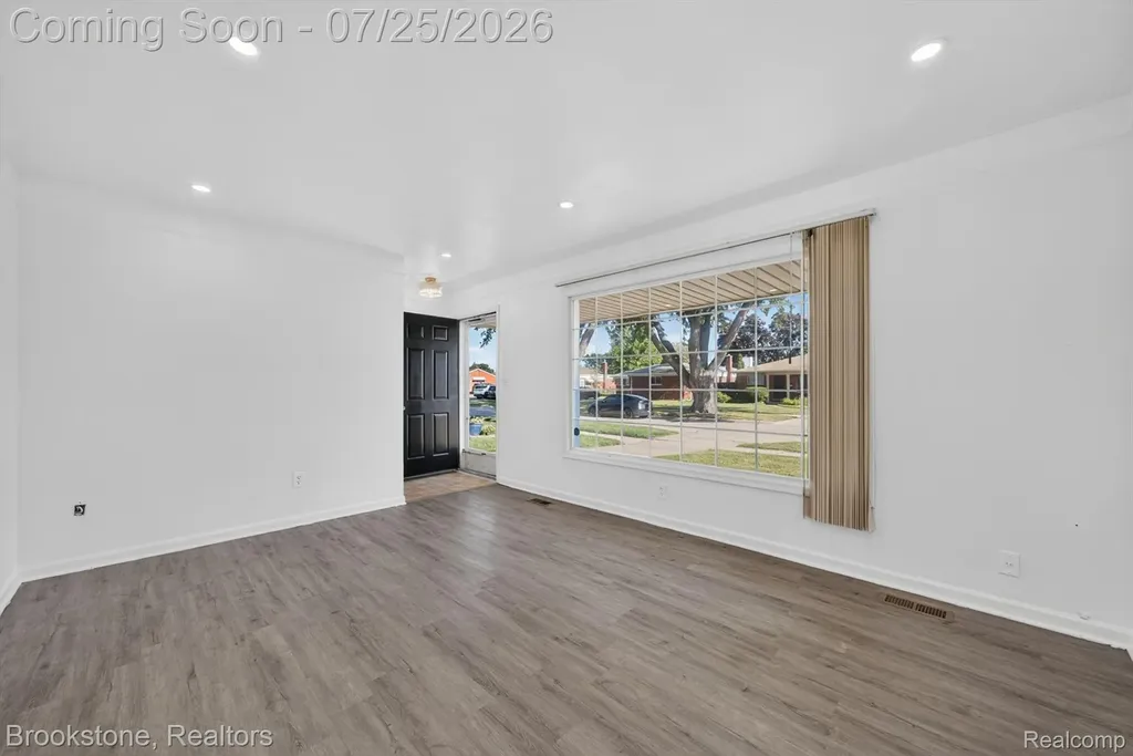 4940 Stanley Avenue Warren City MI 48092