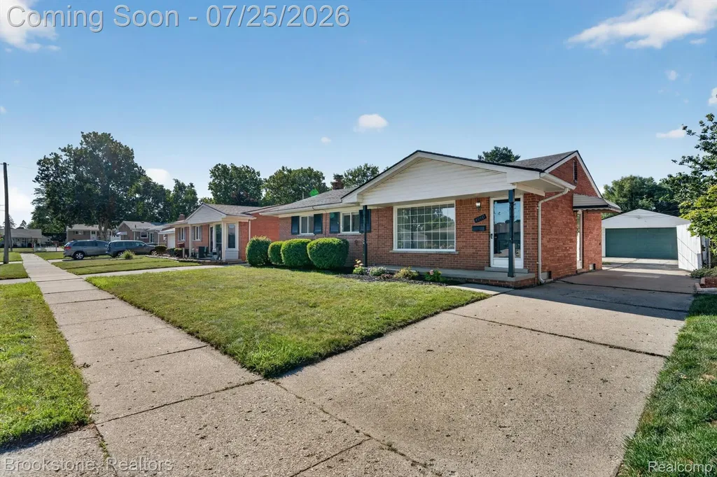 4940 Stanley Avenue Warren City MI 48092