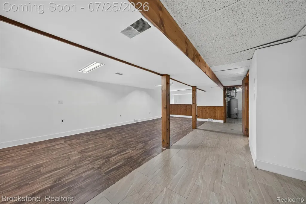 4940 Stanley Avenue Warren City MI 48092
