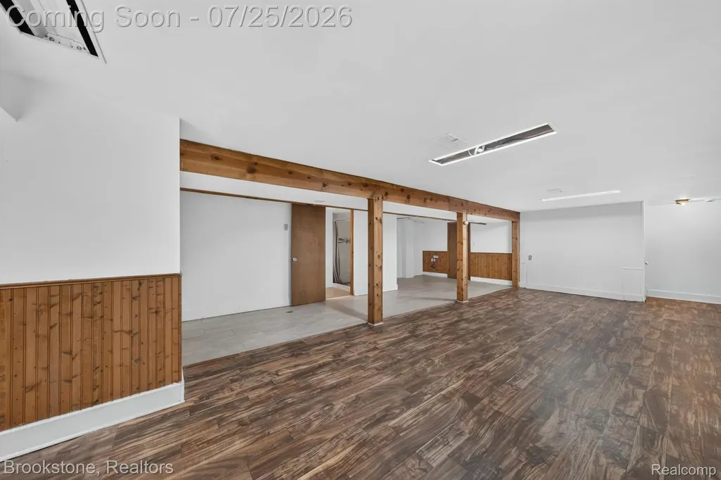 4940 Stanley Avenue Warren City MI 48092