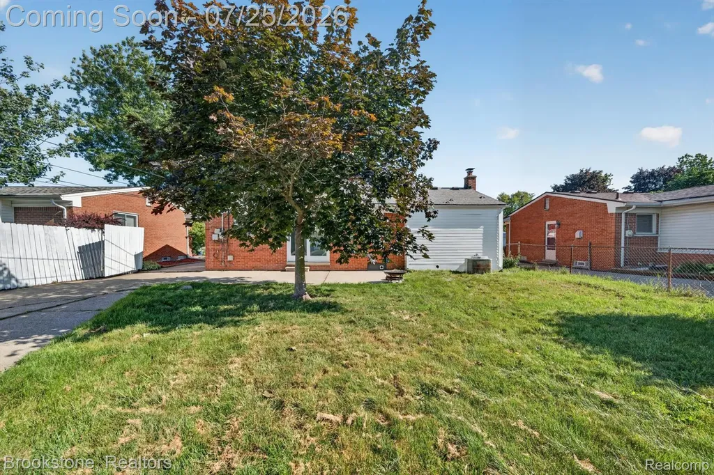 4940 Stanley Avenue Warren City MI 48092