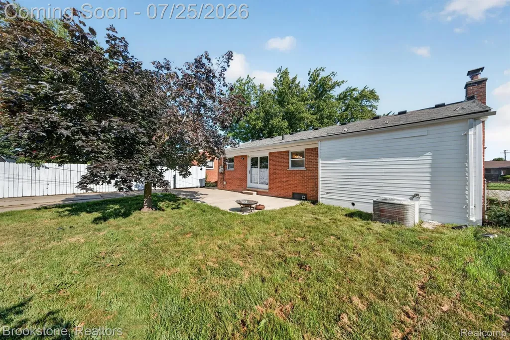 4940 Stanley Avenue Warren City MI 48092