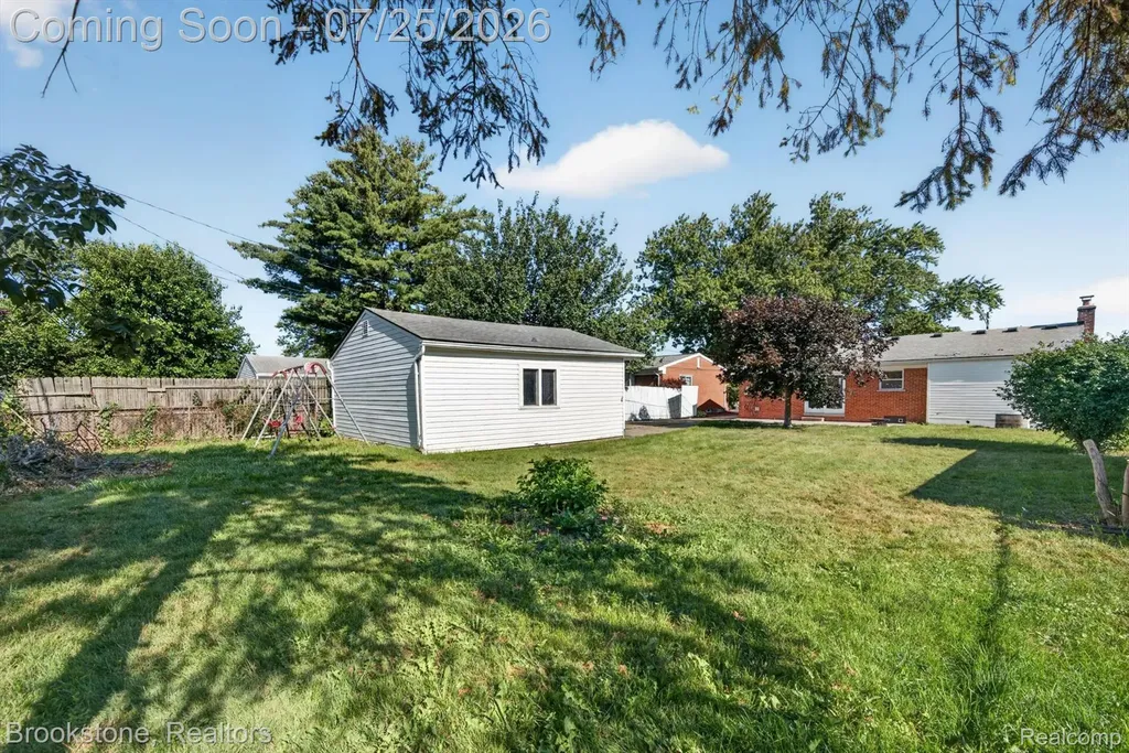 4940 Stanley Avenue Warren City MI 48092