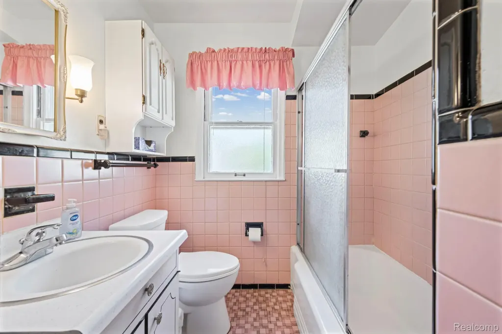 3035 Wolcott Street Ferndale City MI 48220
