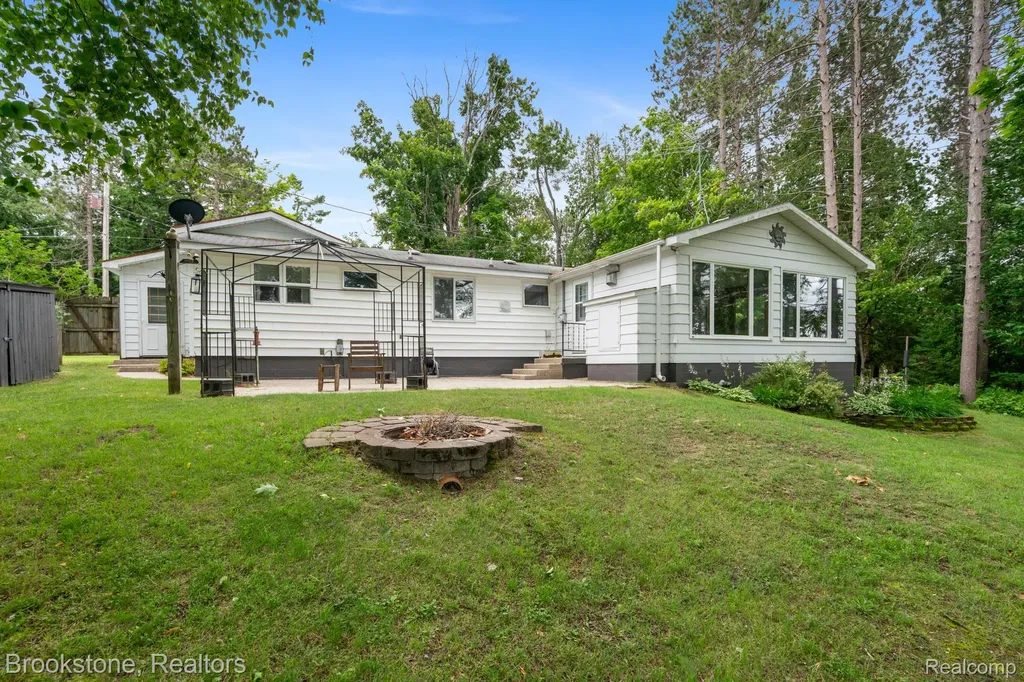 5699 S Smith Road Grant Township MI 49721