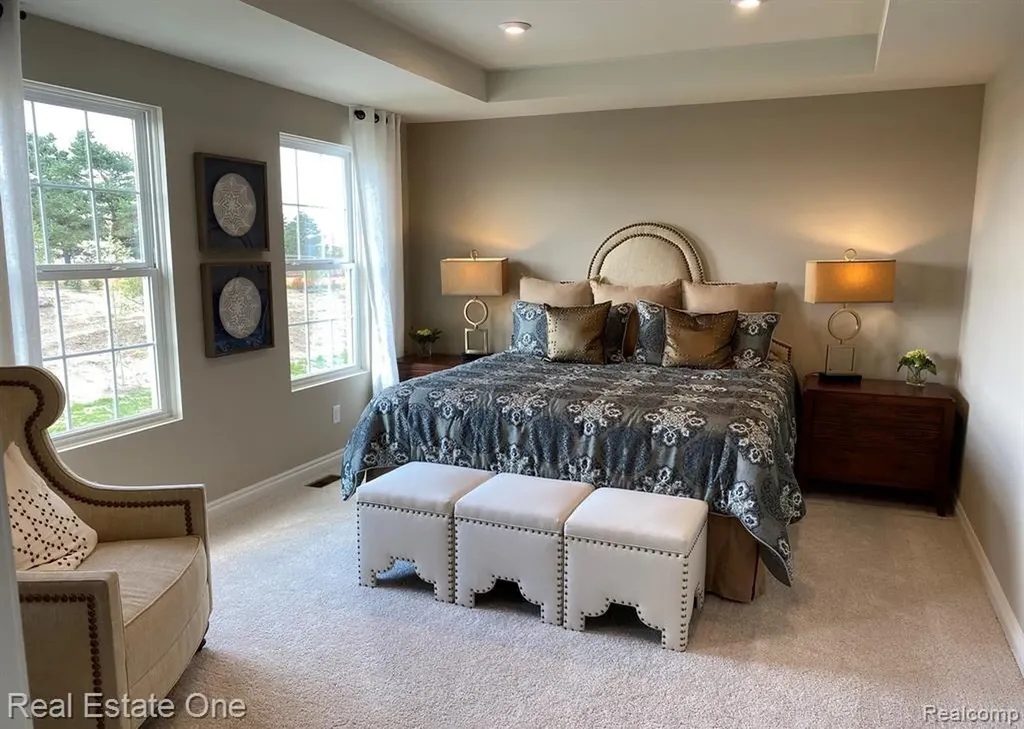 4913 Glenora Drive Lake Orion Village MI 48359