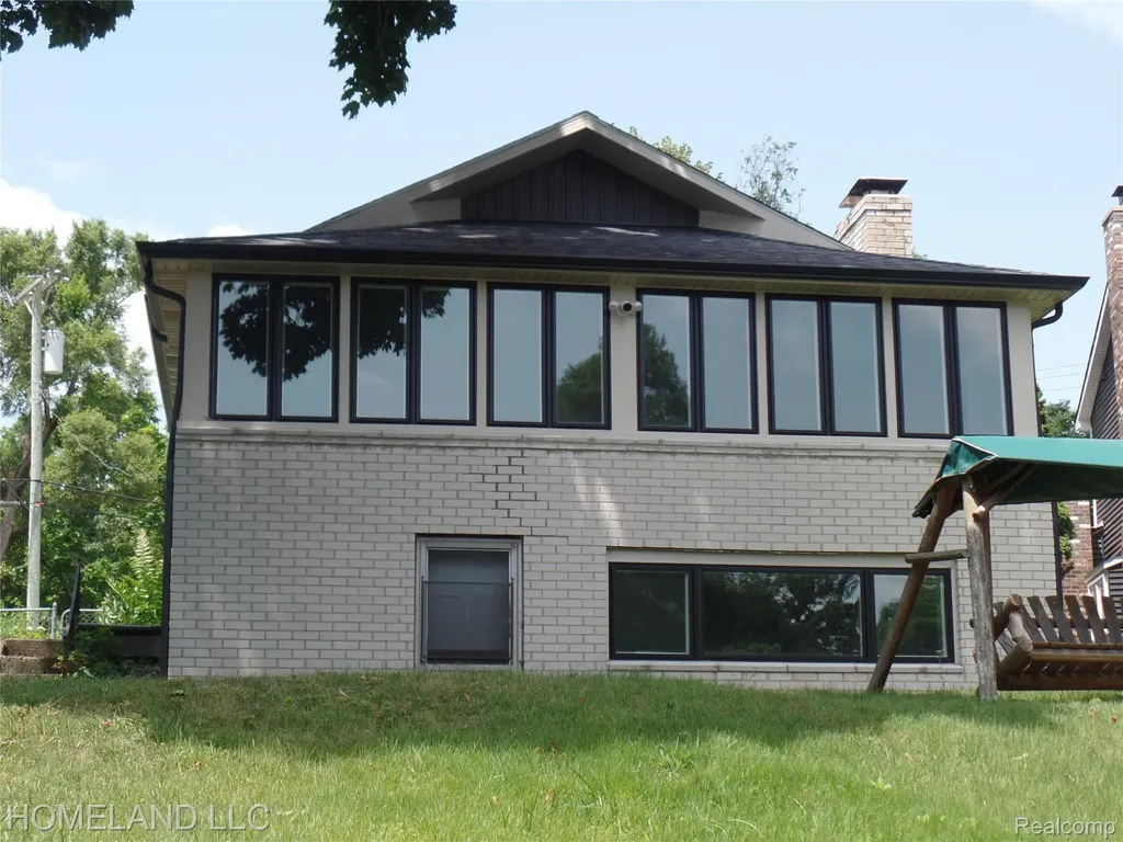 4039 Lotus Drive Waterford Charter Township MI 48329