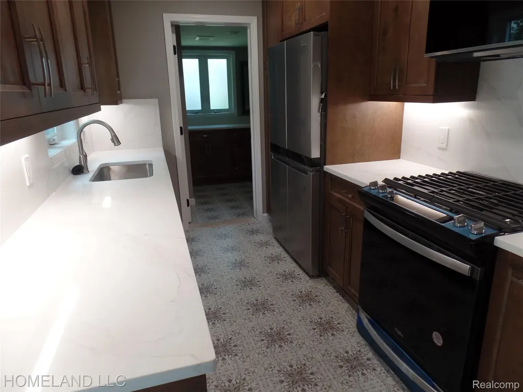 4039 Lotus Drive Waterford Charter Township MI 48329