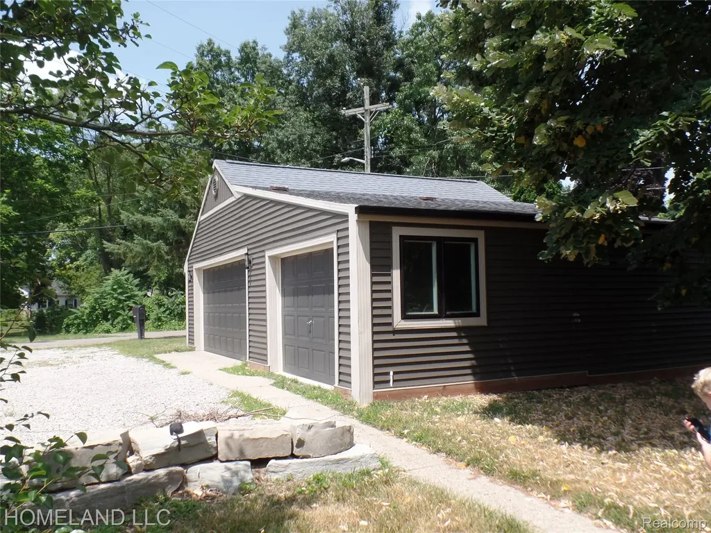 4039 Lotus Drive Waterford Charter Township MI 48329