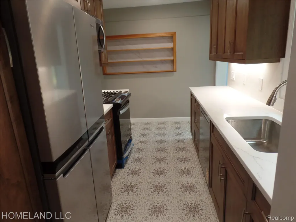 4039 Lotus Drive Waterford Charter Township MI 48329