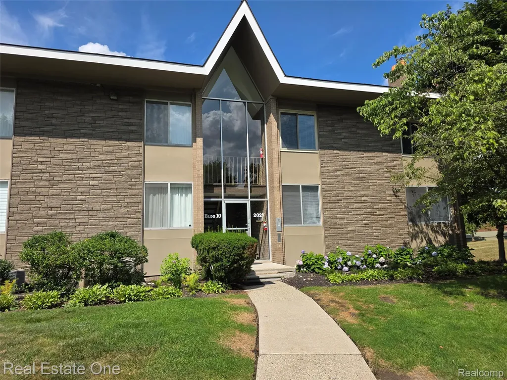 2027 Klingensmith Road Bloomfield Hills City MI 48302