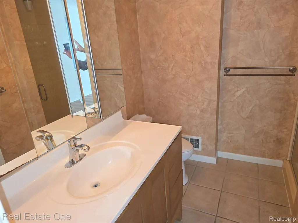 2027 Klingensmith Road Bloomfield Hills City MI 48302