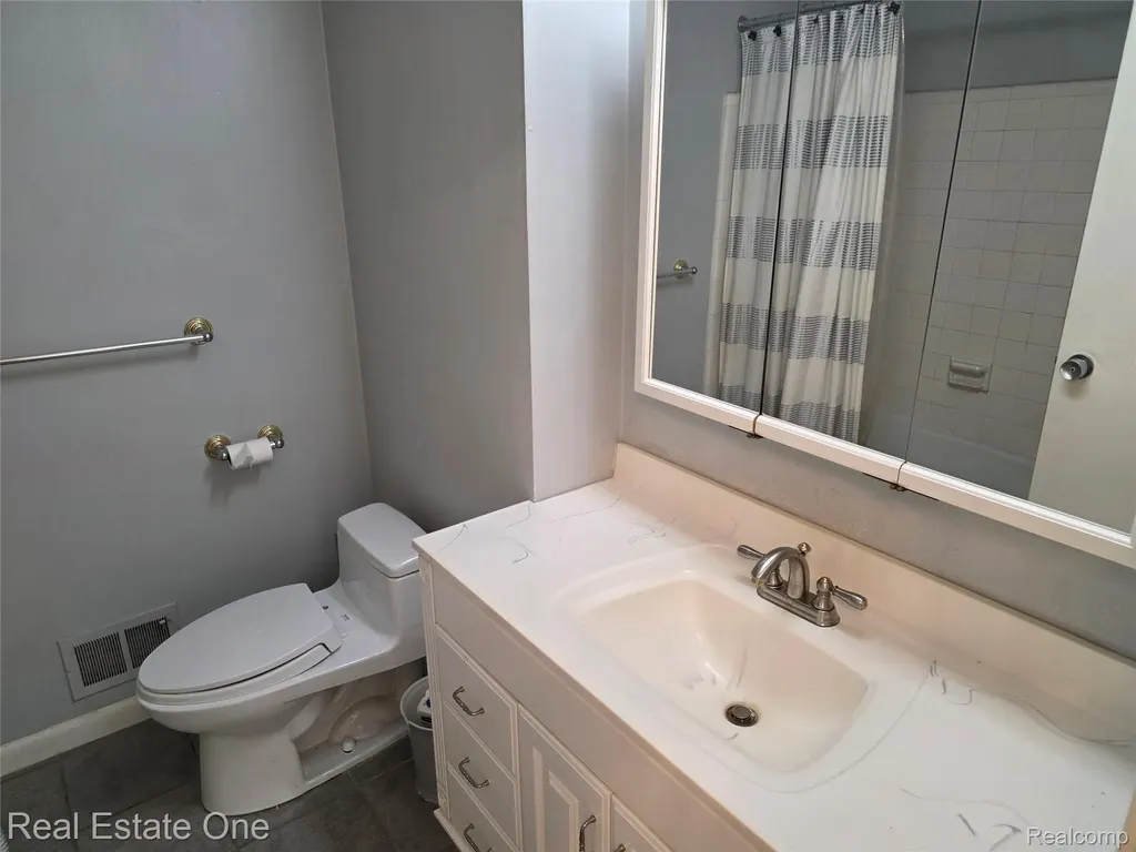 2027 Klingensmith Road Bloomfield Hills City MI 48302